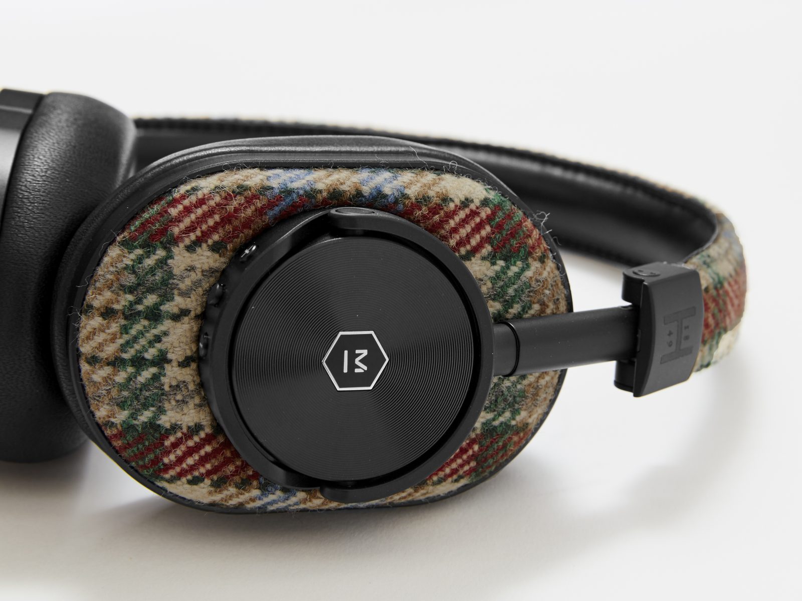 Master & Dynamic MW60 Wireless OverEar Headphones Huntsman